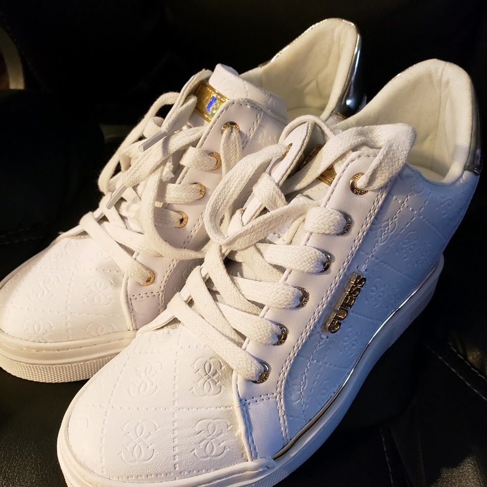 NWOT Guess Hi Tops - FREE GIFT WITH PURCHASE